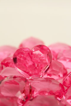 ピンクのキラキラ　ハート　タテ