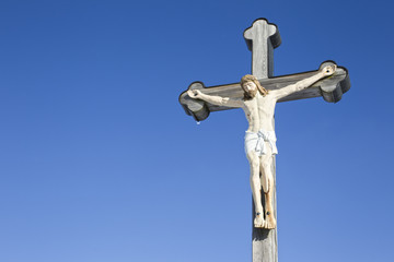 Jesus kreuz mit blauem Himmel