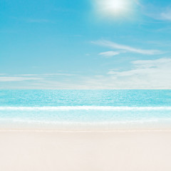 Fototapeta na wymiar Sun over tropical beach