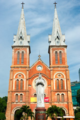 Fototapeta na wymiar Katedra Notre Dame w Ho Chi Minh City, Wietnam.