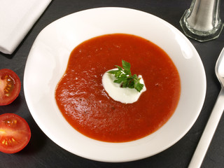 Tomatensuppe mit Sahne