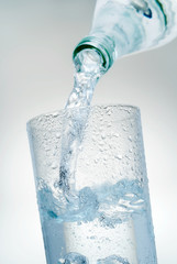 Ein kühles Glas Wasser