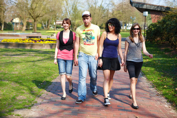 Obraz premium Clique geht Spazieren