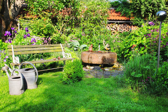 House Garden with bench