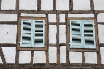 finestre di una casa a colmar