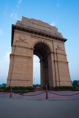 Fototapeta na wymiar India Gate Evening Blue Sky Vertical