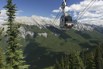 Funicular in Banff National Park, Canadian Rockies © vlad_g