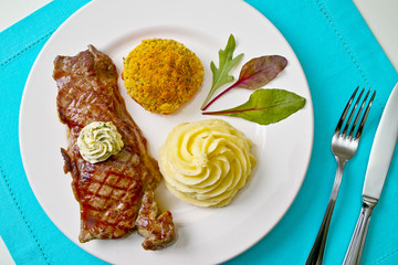 faux filet de bœuf grillé beurre maître d'hôtel