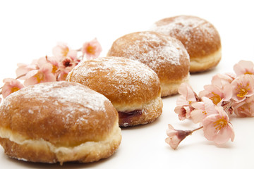 Krapfen gefüllt