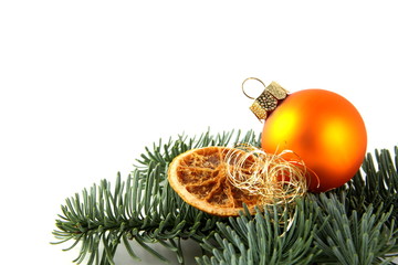 Zweig mit Weihnachtsdekoration
