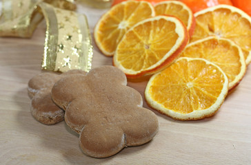 oranges with cloves and gingerbreads with spices