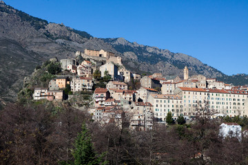 Obraz premium Ville de Corte dans le centre de la Corse