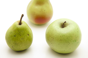 Birne und Apfel