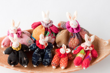 干支手作りうさぎと葉皿