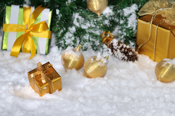 Fototapeta na wymiar golden Christmas on snow
