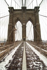 Pont de Brooklyn sous la neige
