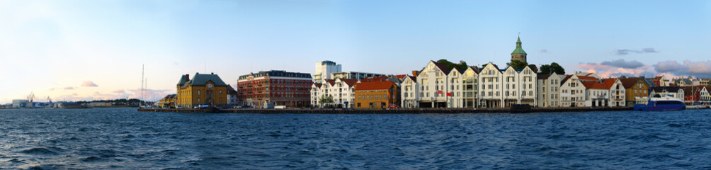 Fototapeta na wymiar Panoramiczny widok portu w Stavanger, Norwegia.
