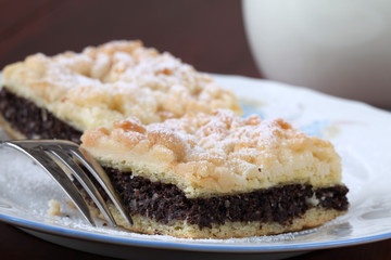 Poppy seed and hazelnut crumble cake