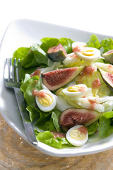 salad with figs and quail eggs