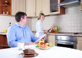 couple has breakfast together