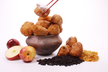 Dutch donuts, called oliebollen