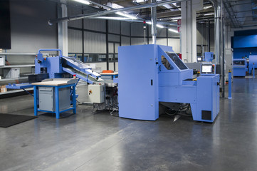 Print shop - Finishing line