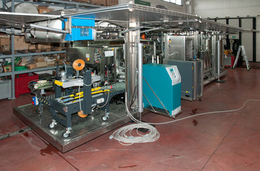 Italy wine: automatic bottling line