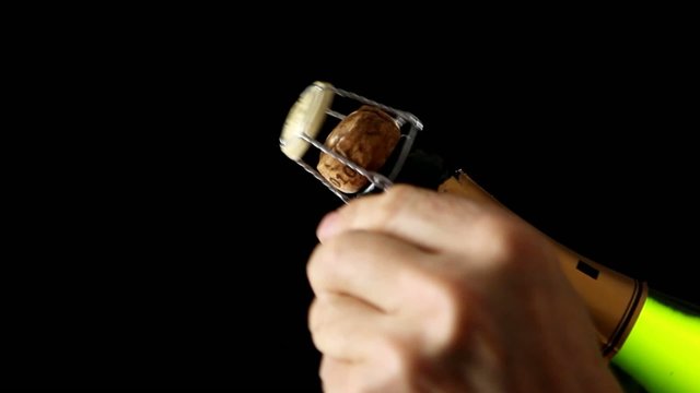 Ouverture d'une bouteille de Champagne