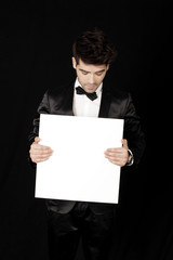 Mann mit Schild