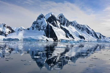 Foto auf Acrylglas Antarktis Schneebedeckte Berge