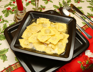 ravioli in brodo