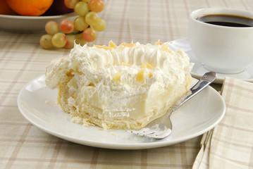 slice of banana cream pie