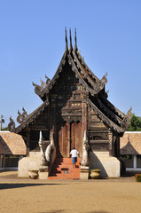 Old temple building.The wooden back,Exquisite craftsmanship