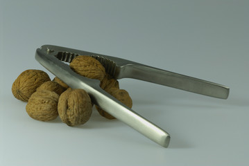 Walnüsse mit Nußknacker