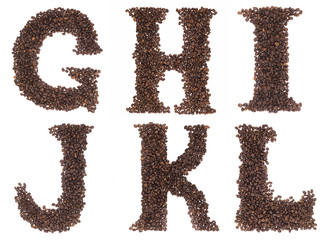 lettera di alfabeto fatto di chicchi di caffè