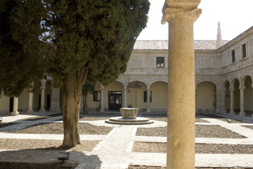 Fototapeta premium Trilingual Patio of Colegio de San Ildefonso - Alcalà de Henares
