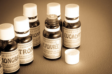 huile essentielle noir et blanc