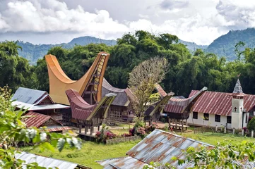 Foto auf Acrylglas Traditionelles Dorf Toraja © rigamondis