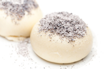 Germknödel auf Teller