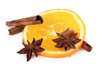 Orange mit Zimt & Anis