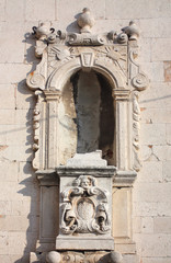 Obraz premium Antique bas-relief architectural detail on the wall, Sibenik, Cr
