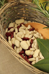 fagioli nel cesto