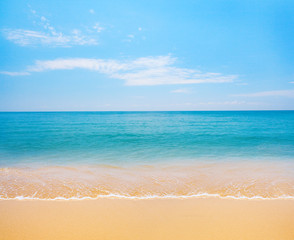 Fototapeta na wymiar tropikalna plaża i morze