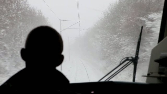 train sous la neige 2
