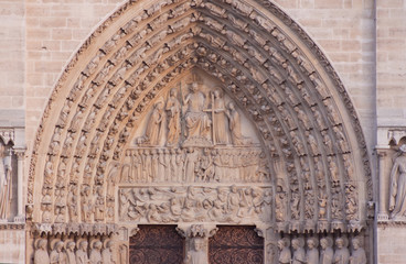 Fototapeta na wymiar Notre-Dame ~ 5