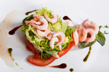 Fresh salad with shrimps