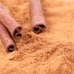 Cinnamon sticks and ground cinnamon