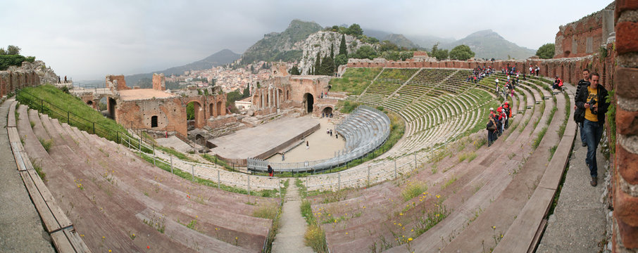 Le th&eacute;&acirc;tre grec de Taormine