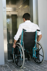 Handicap ascenseur © AGDER