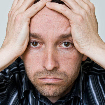 homme choqu&eacute;